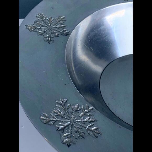 2007 Target Silver Noel Serving Bowl Holiday 07 12.5” Wide Snowflakes Winter - Picture 4 of 11